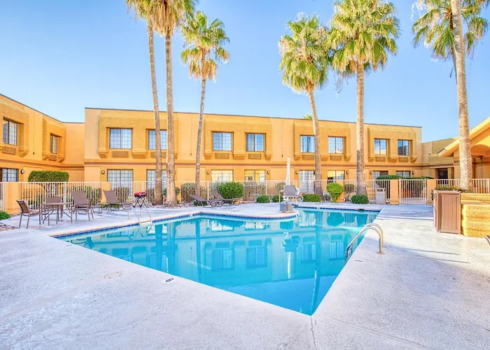 Hotel Western Valley Green Valley