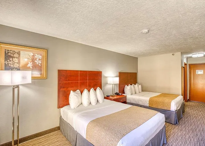 Western Valley Hotel 4*